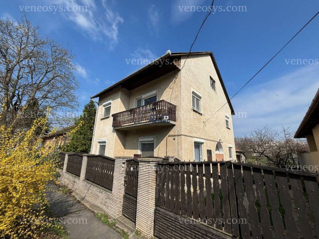 Kiadó családi ház, albérlet, Komáromban 900 E Ft / hó