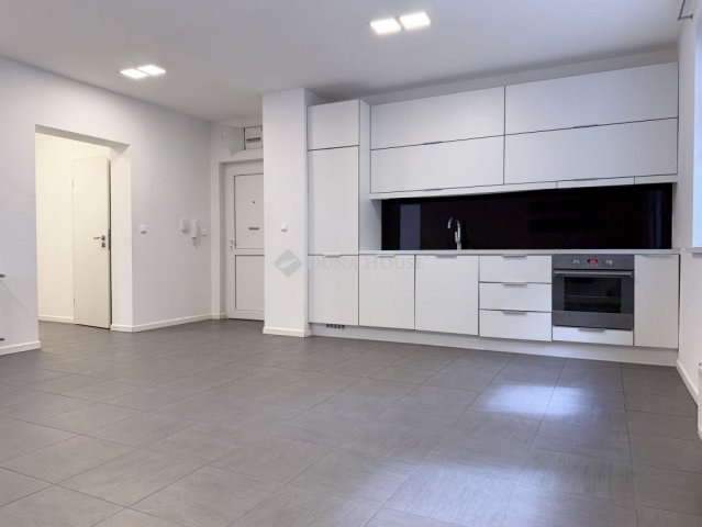 Kiadó téglalakás, albérlet, Sopronban 250 E Ft / hó, 3 szobás