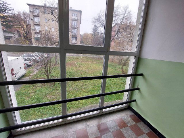 Eladó téglalakás, Esztergomban 39.9 M Ft, 1+2 szobás