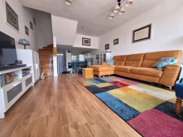 Eladó téglalakás, Pécsett 84.99 M Ft, 3 szobás