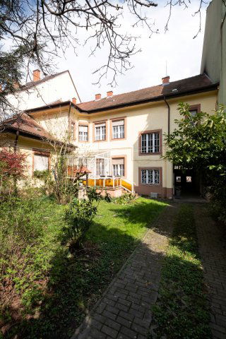 Eladó családi ház, Zalaegerszegen 275 M Ft, 9 szobás