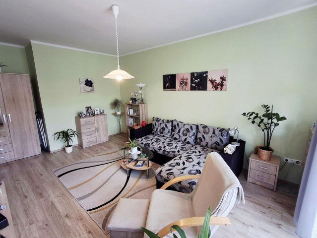 Eladó téglalakás, Tatabányán 33.9 M Ft, 1 szobás