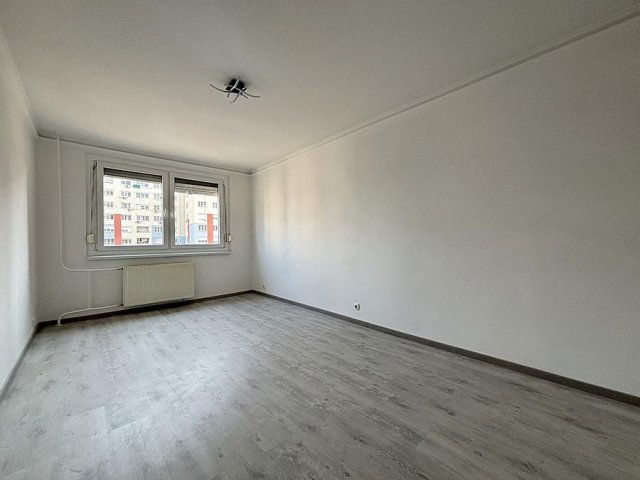 Eladó panellakás, Budapesten, III. kerületben 62.9 M Ft, 2 szobás