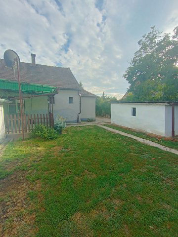 Eladó családi ház, Székesfehérvárott 50 M Ft, 3 szobás