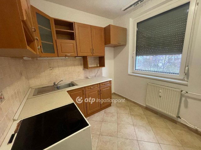 Eladó panellakás, Nyíregyházán 40 M Ft, 2 szobás