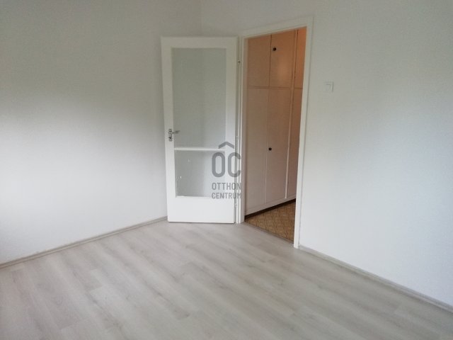 Eladó téglalakás, Zalaegerszegen 57 M Ft, 4 szobás