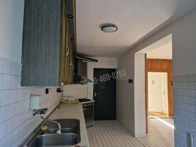 Eladó családi ház, Szügyön 52 M Ft, 6 szobás