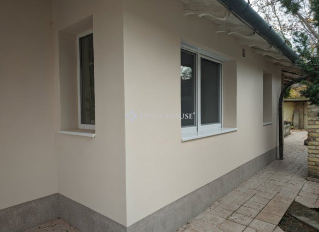 Eladó családi ház, Szegeden 110 M Ft, 4 szobás