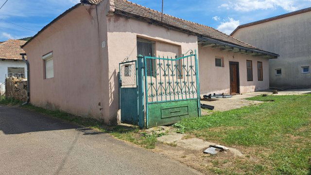 Eladó családi ház, Abaújszántón 14 M Ft, 3+1 szobás