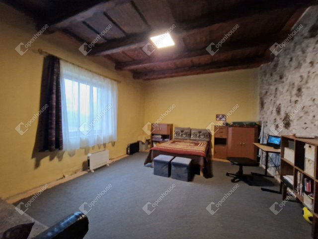 Eladó ikerház, Ászáron 34 M Ft, 3 szobás / költözzbe.hu