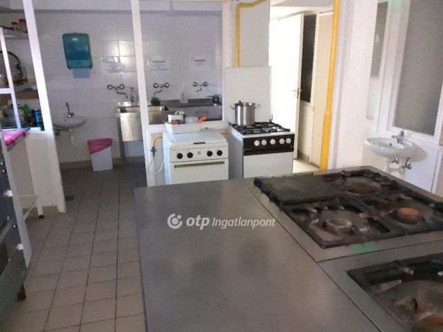Eladó ipari ingatlan, Fonyódon 200 M Ft / költözzbe.hu