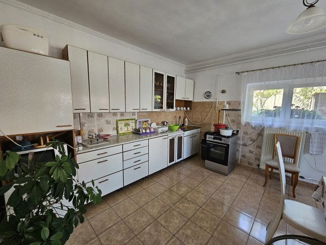 Eladó családi ház, Mezőlakon 68 M Ft, 5 szobás