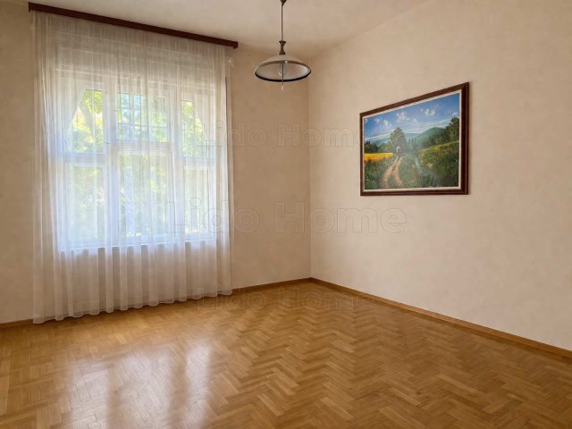 Eladó téglalakás, Székesfehérvárott 169.9 M Ft, 5 szobás
