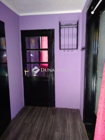 Eladó nyaraló, Velencén 29.9 M Ft, 1 szobás