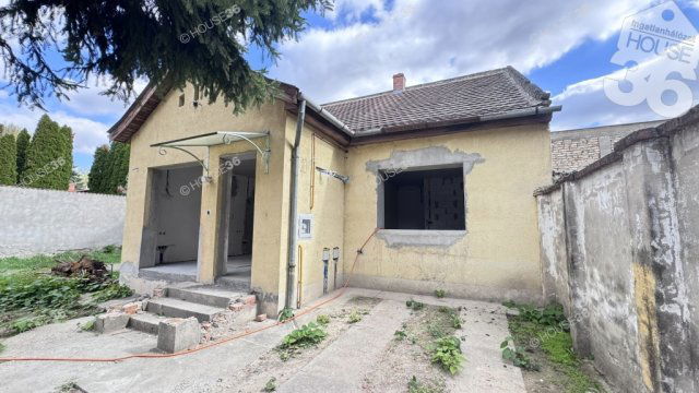 Eladó családi ház, Kecskeméten 119.9 M Ft, 3 szobás