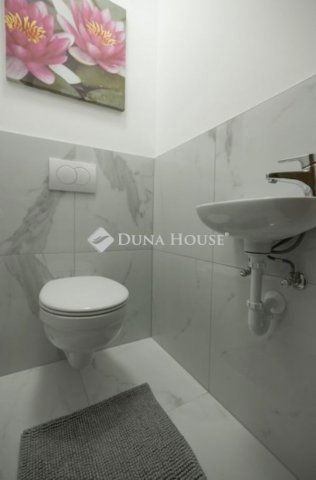 Eladó téglalakás, Budapesten, VIII. kerületben 70.498 M Ft