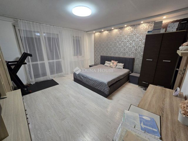 Eladó panellakás, Veszprémben, Klapka György utcában 63.9 M Ft