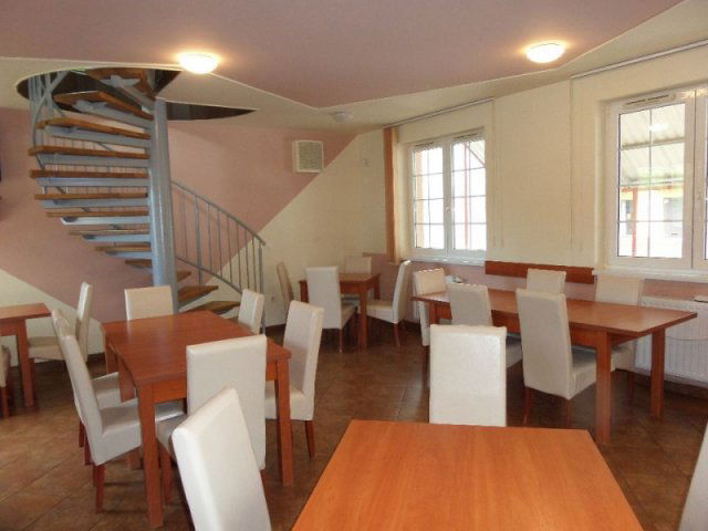 Eladó üzlethelyiség, Mezőkovácsházán 52.9 M Ft