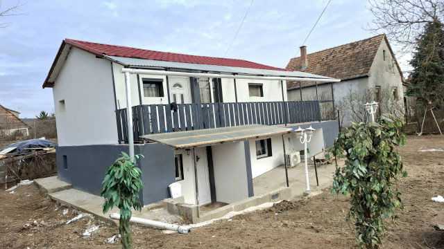 Eladó családi ház, Csörögön 49 M Ft, 2 szobás