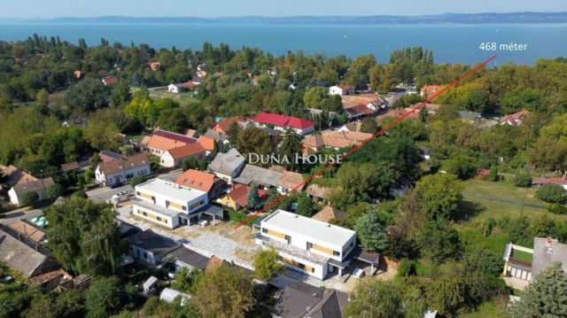 Eladó ikerház, Balatonszárszón 130 M Ft, 5 szobás