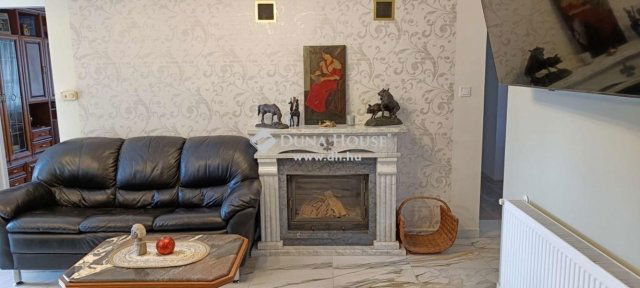 Eladó sorház, Budapesten, XVII. kerületben 190.5 M Ft, 11 szobás