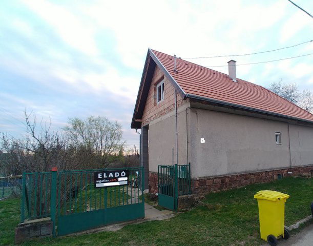 Eladó családi ház, Zánkán 109.9 M Ft, 3 szobás