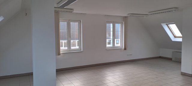 Kiadó iroda, Budapesten, IV. kerületben 250 E Ft / hó