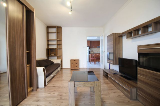 Kiadó panellakás, albérlet, Debrecenben 240 E Ft / hó, 2 szobás