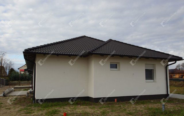 Eladó ikerház, Székesfehérvárott 89 M Ft, 4 szobás
