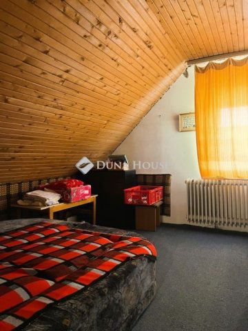 Eladó családi ház, Balatoncsicsón 85 M Ft, 8 szobás