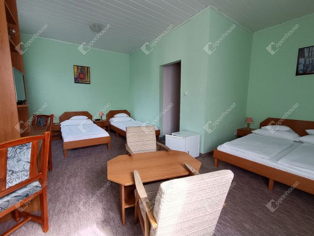 Eladó hotel, Sopronban 420 M Ft, 10 szobás / költözzbe.hu