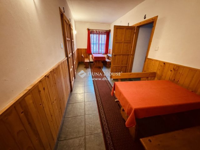 Eladó családi ház, Pilisszentlászlón 225 M Ft, 3+3 szobás