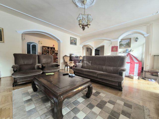 Eladó családi ház, Budapesten, II. kerületben 399 M Ft, 8 szobás