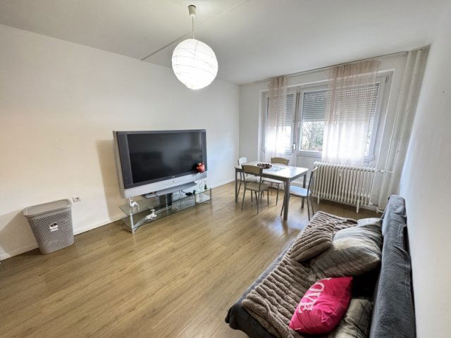 Eladó panellakás, Pécsett 41.9 M Ft, 1+1 szobás