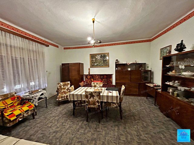 Eladó családi ház, Békésen 26 M Ft, 5 szobás