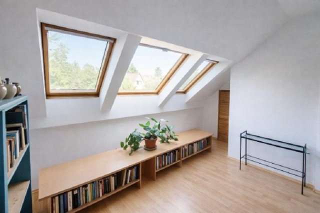 Eladó családi ház, Székesfehérvárott 109.9 M Ft, 5 szobás