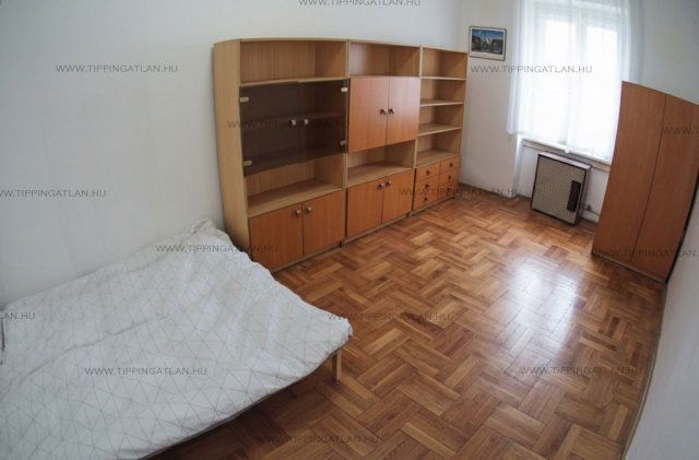 Eladó téglalakás, Budapesten, VIII. kerületben, Luther utcában