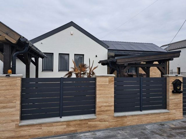 Eladó családi ház, Százhalombattán 139.9 M Ft, 3 szobás