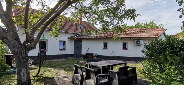 Eladó családi ház, Jászárokszálláson 20 M Ft, 4 szobás