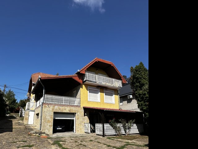 Eladó családi ház, Alsópáhokon 85.442 M Ft, 8 szobás