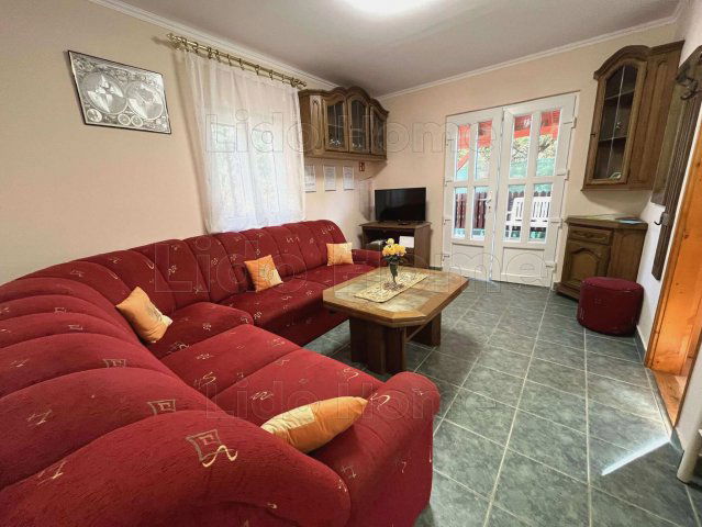 Eladó családi ház, Balatonfenyvesen 137.5 M Ft, 5 szobás