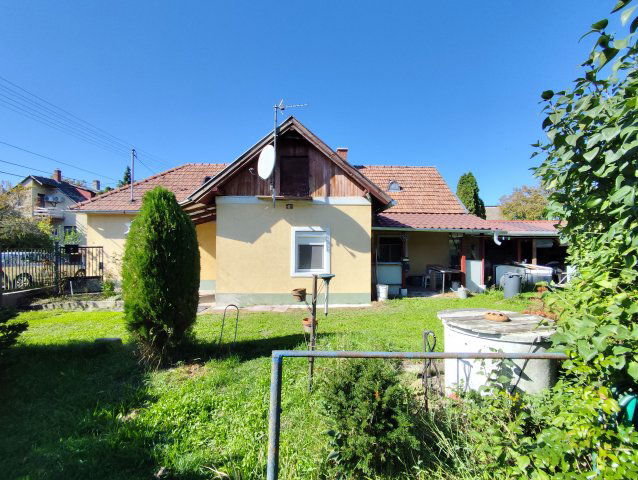 Eladó családi ház, Bazsiban 24 M Ft, 2 szobás