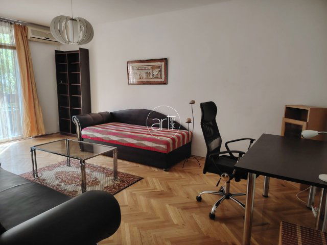 Kiadó téglalakás, albérlet, Szegeden, Osztrovszky utcában