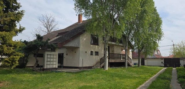 Eladó családi ház, Cegléden 115 M Ft, 5 szobás