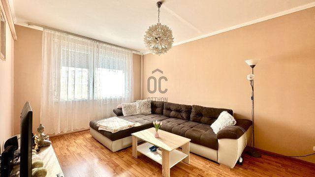 Eladó panellakás, Debrecenben 64.9 M Ft, 3 szobás