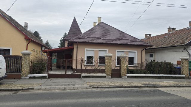 Eladó családi ház, XVI. kerületben, Baross Gábor utcában