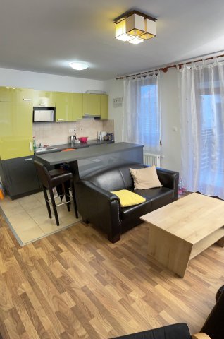 Kiadó téglalakás, albérlet, Pécsett, Király utcában, 2 szobás