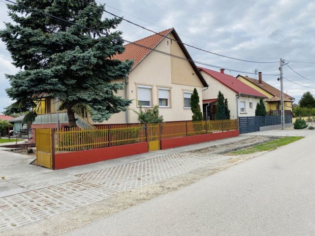 Eladó családi ház, Dabason 69.9 M Ft, 3 szobás
