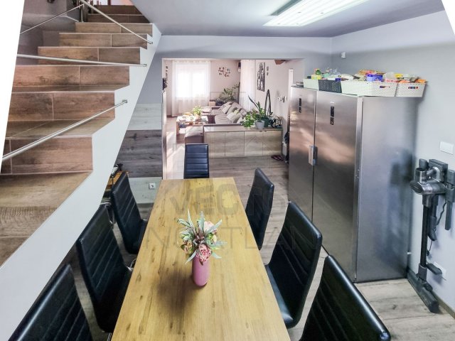 Eladó téglalakás, Szombathelyen 95 M Ft, 4 szobás