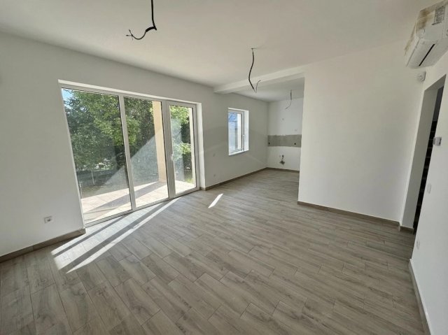 Eladó ikerház, Gödöllőn 149.9 M Ft, 5 szobás